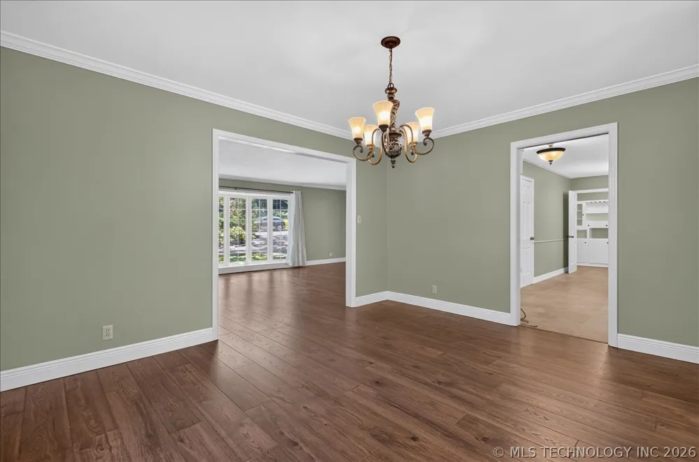 1902 Skyline Place Bartlesville, OK 74006