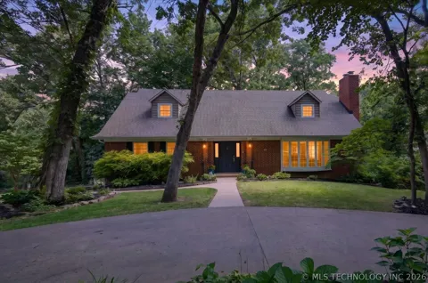 1902 Skyline Place