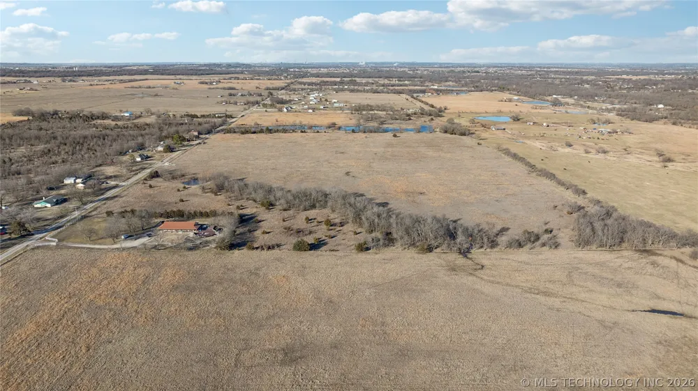 201 S Harvard Road Mounds, OK 74047