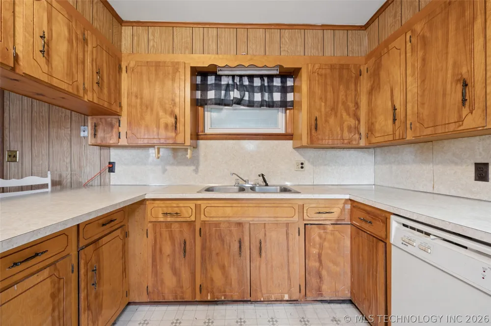 611 W 6th Street Chelsea, OK 74016