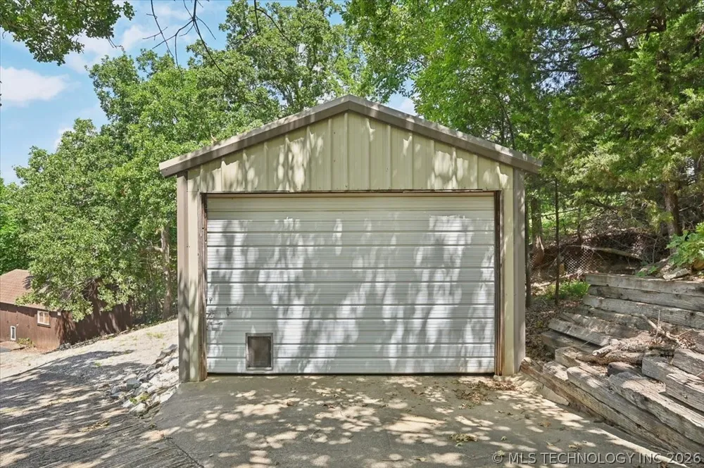 90 W Cedar Loop Cleveland, OK 74020