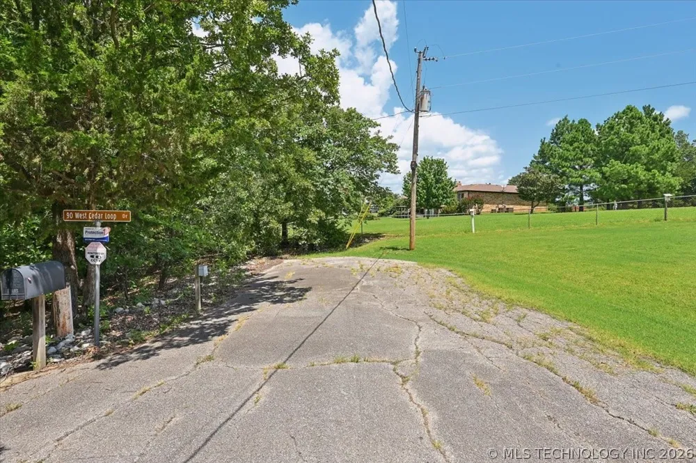 90 W Cedar Loop Cleveland, OK 74020