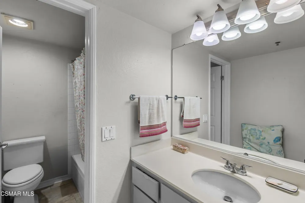 631 Oak Run Trail #Tl109 Oak Park, CA 91377