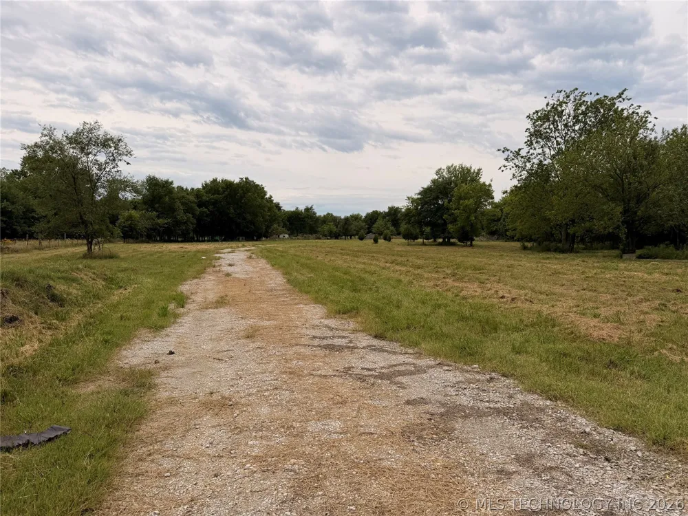 4718 E 472nd Road Claremore, OK 74019