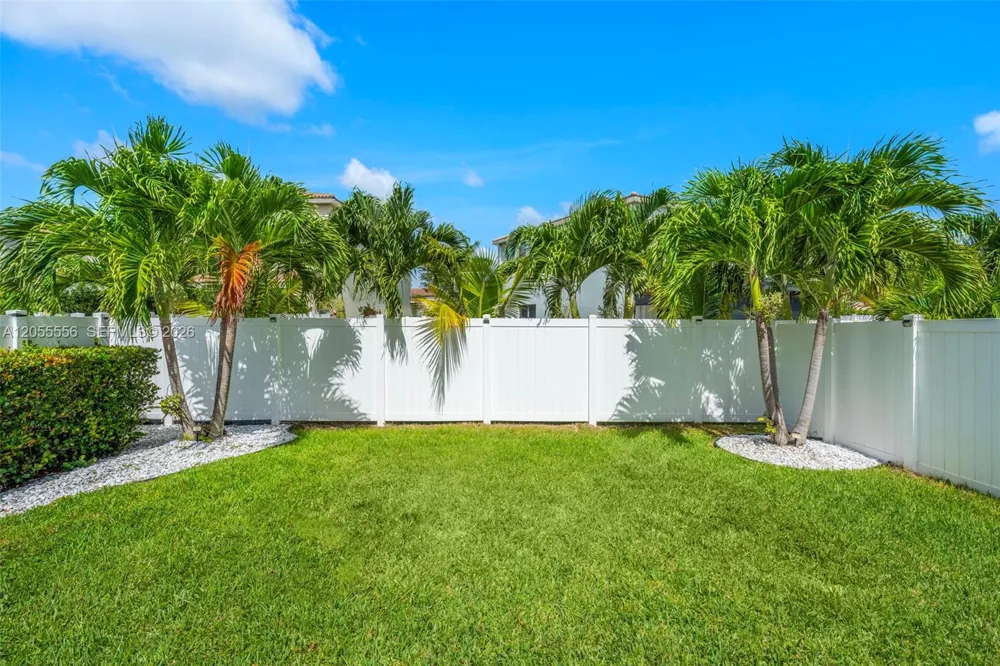 19308 NE 8th Ct Miami, FL 33179