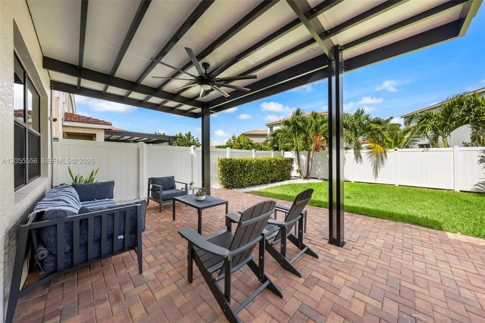 19308 NE 8th Ct Miami, FL 33179