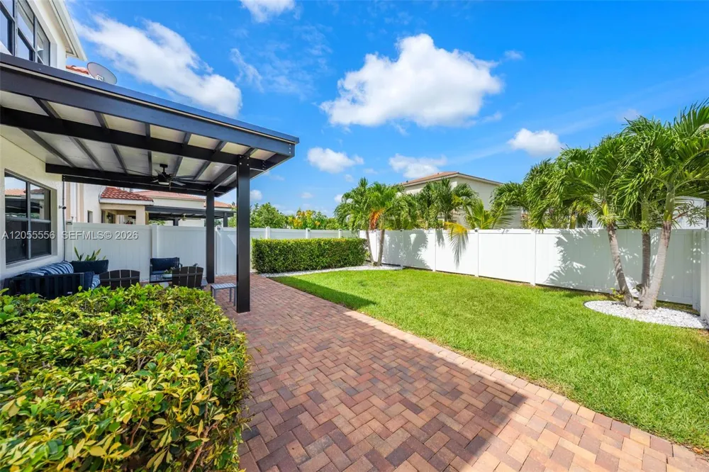 19308 NE 8th Ct Miami, FL 33179