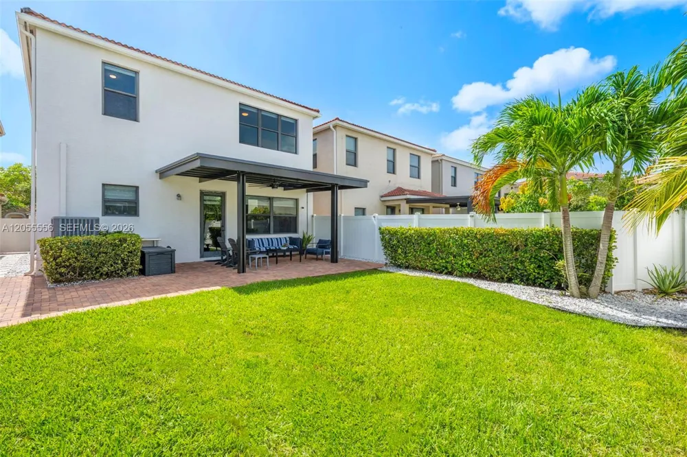 19308 NE 8th Ct Miami, FL 33179