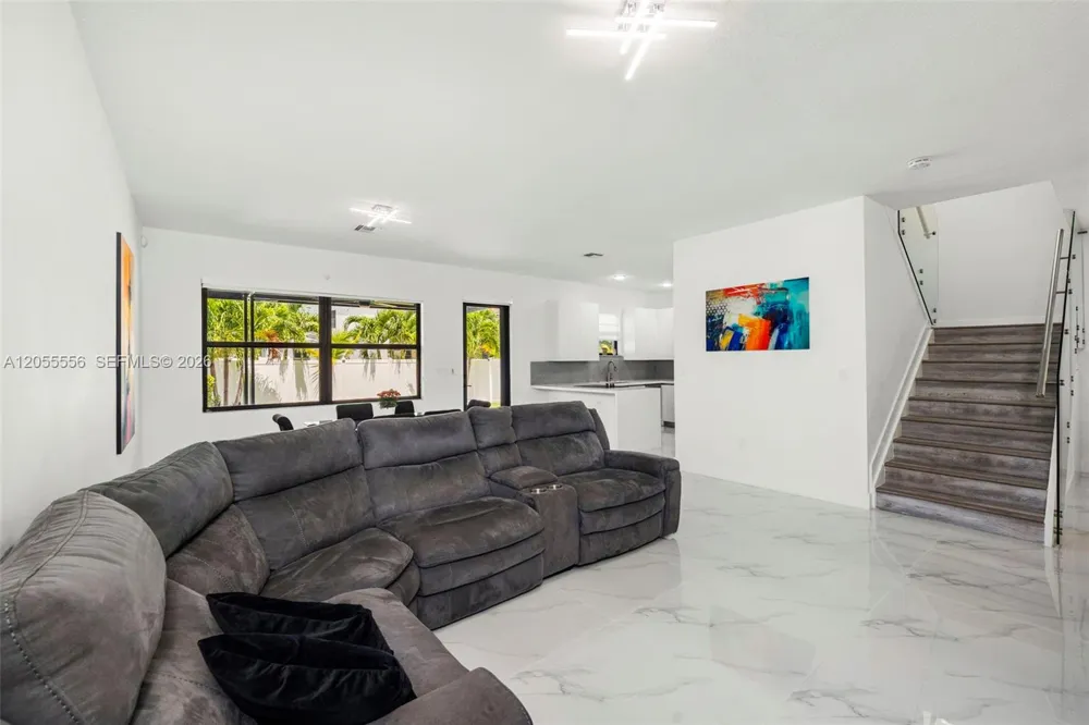 19308 NE 8th Ct Miami, FL 33179