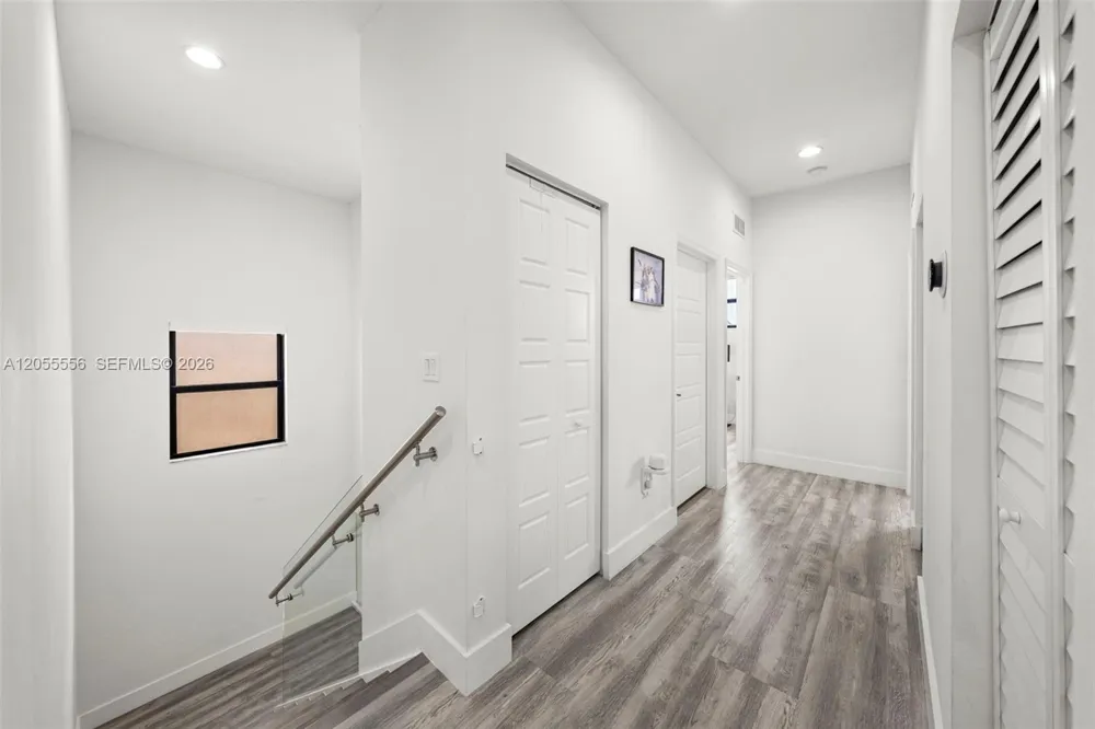 19308 NE 8th Ct Miami, FL 33179