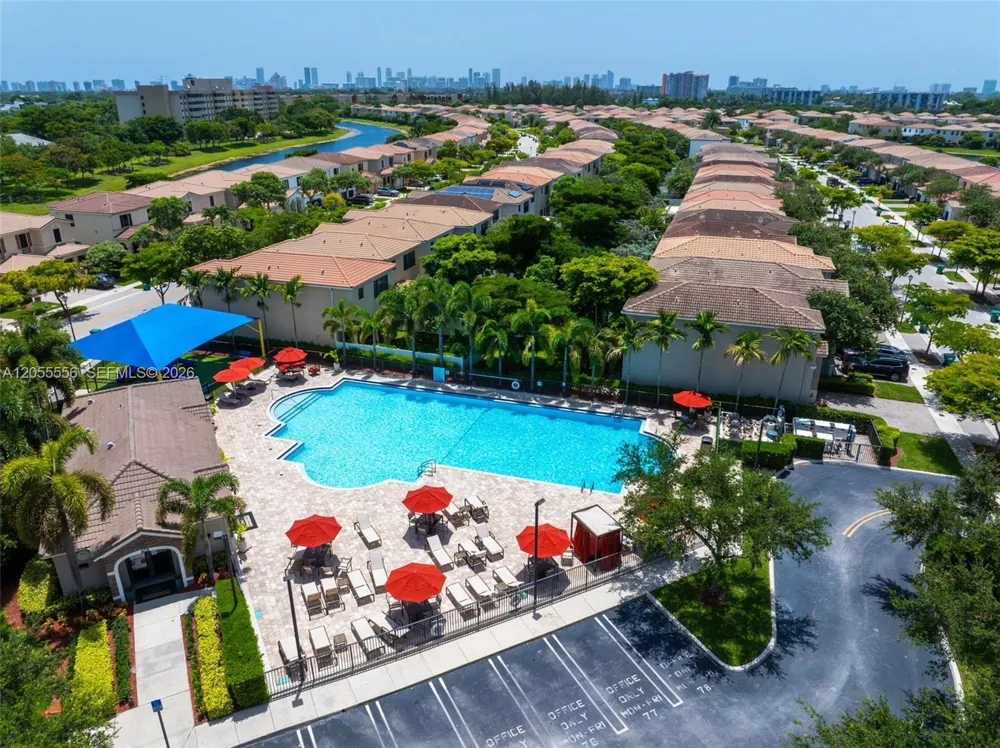 19308 NE 8th Ct Miami, FL 33179
