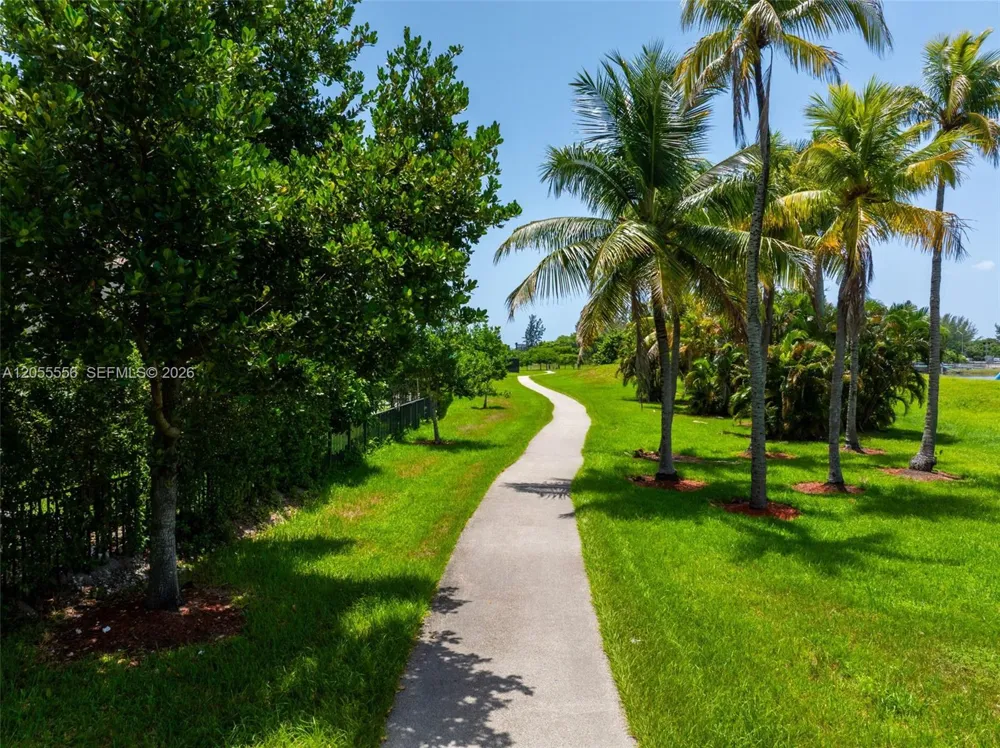 19308 NE 8th Ct Miami, FL 33179