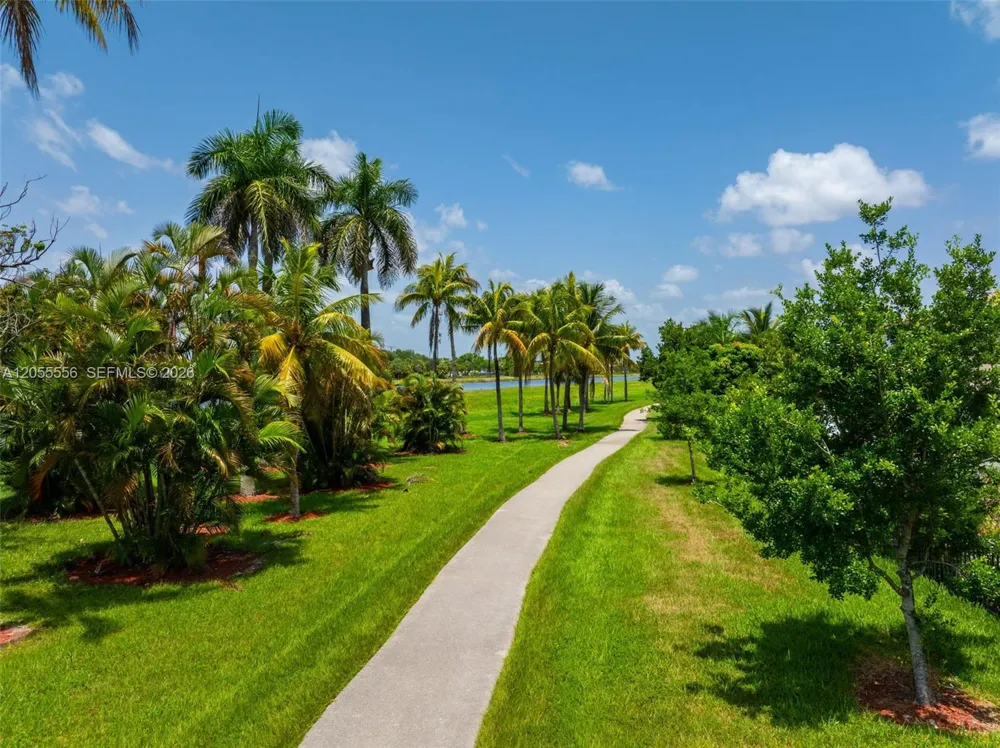 19308 NE 8th Ct Miami, FL 33179