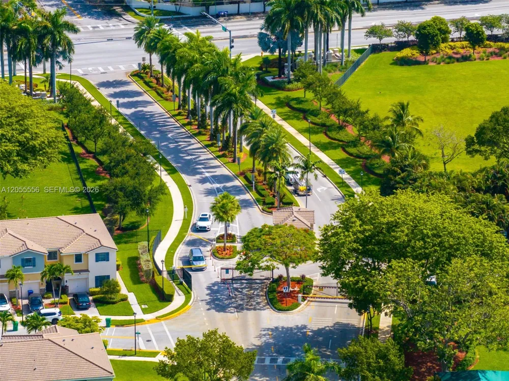 19308 NE 8th Ct Miami, FL 33179