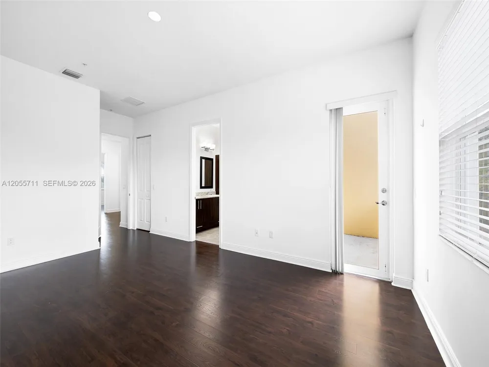 1732 NW 124th Pl Pembroke Pines, FL 33028