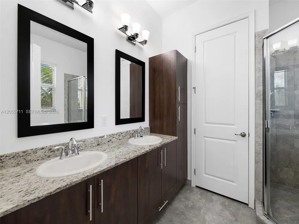 1732 NW 124th Pl Pembroke Pines, FL 33028