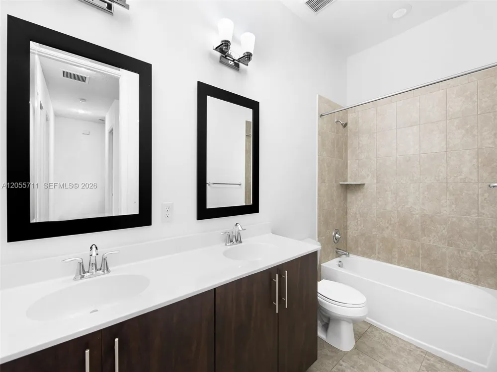 1732 NW 124th Pl Pembroke Pines, FL 33028