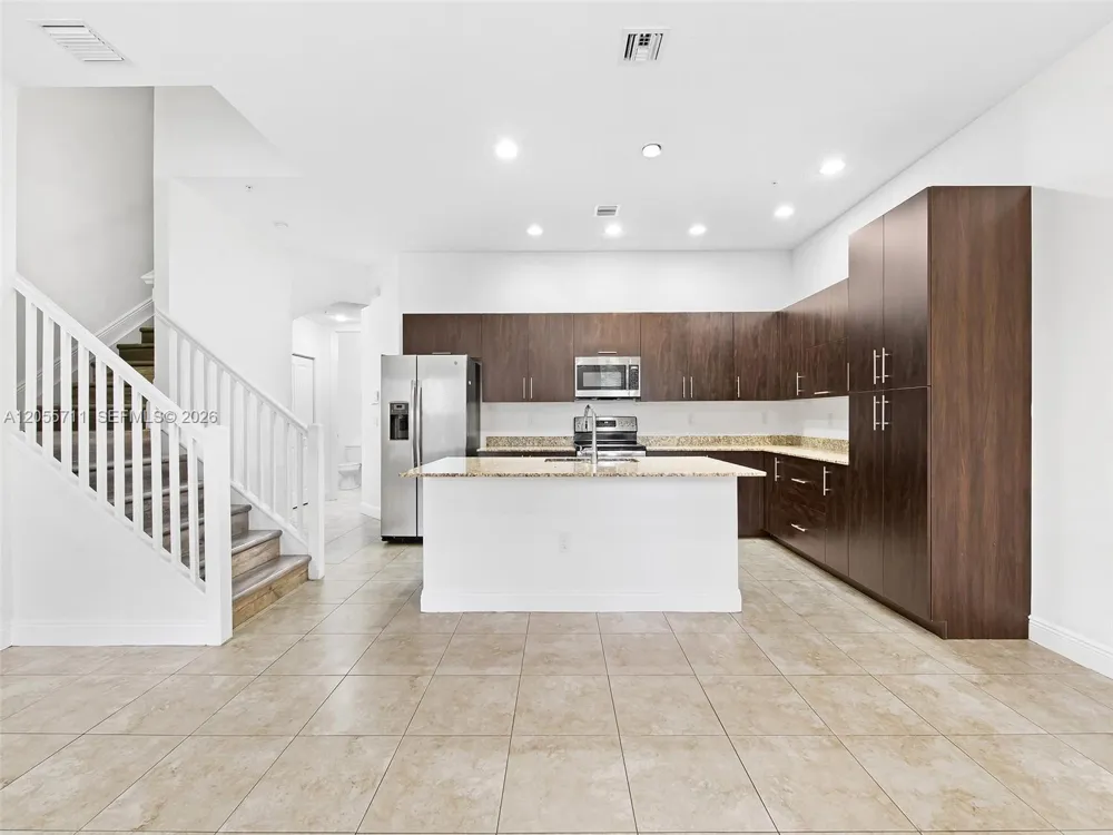1732 NW 124th Pl Pembroke Pines, FL 33028