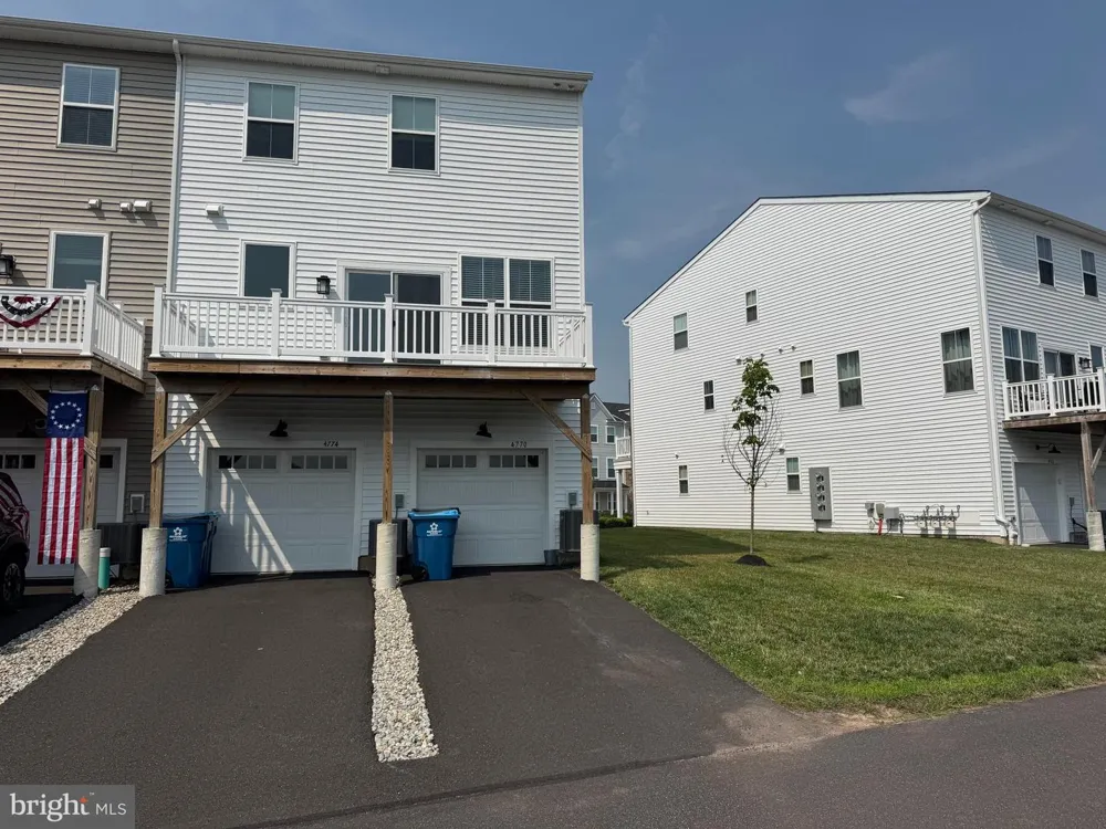 4774 FRANKLIN CIRCLE Pipersville, PA 18947