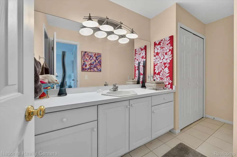 2915 Allison Lane Highland Charter Township, MI 48357