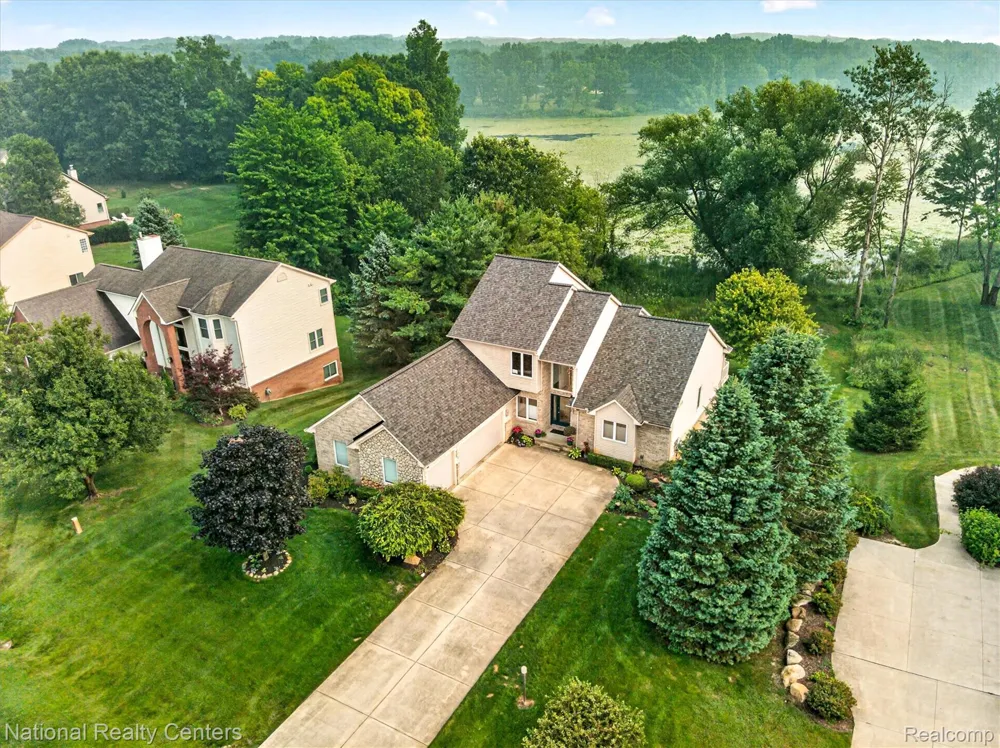2915 Allison Lane Highland Charter Township, MI 48357