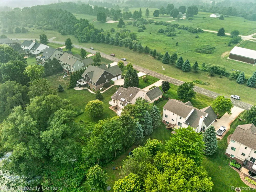 2915 Allison Lane Highland Charter Township, MI 48357