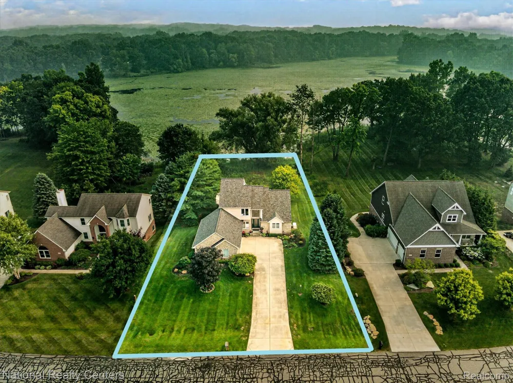 2915 Allison Lane Highland Charter Township, MI 48357