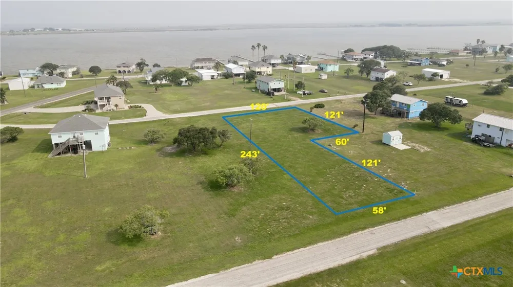 588 Bayview Drive Palacios, TX 77465