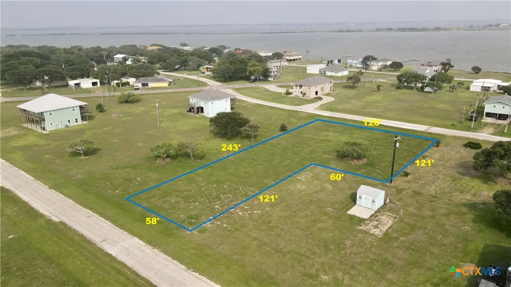 588 Bayview Drive Palacios, TX 77465