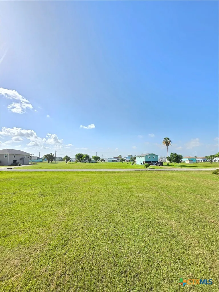 588 Bayview Drive Palacios, TX 77465