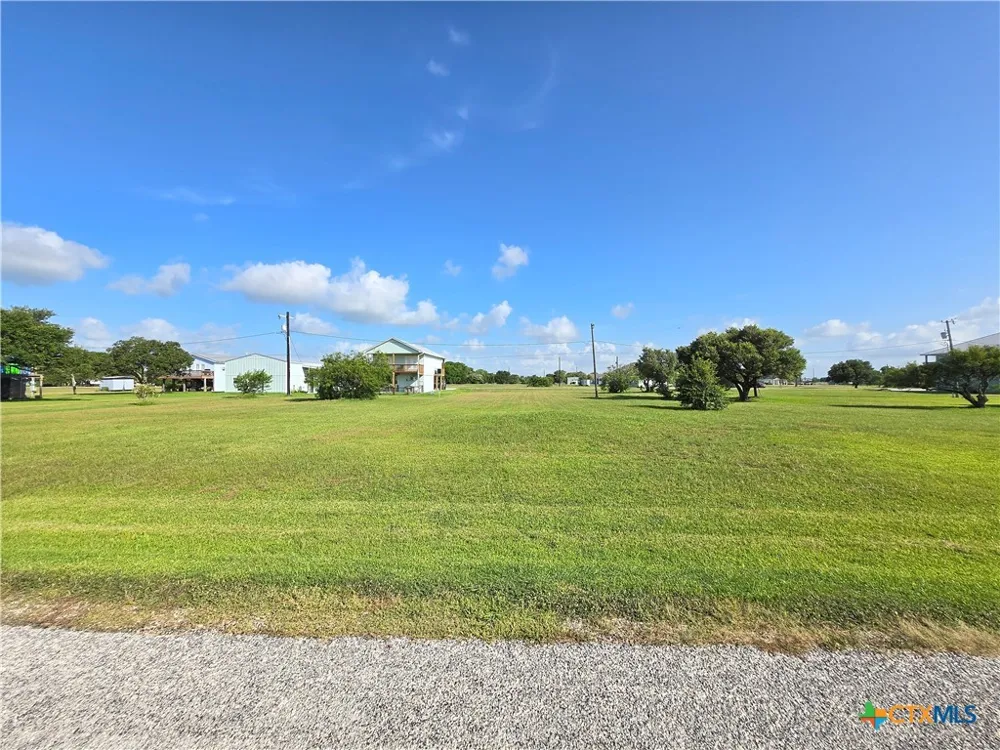 588 Bayview Drive Palacios, TX 77465