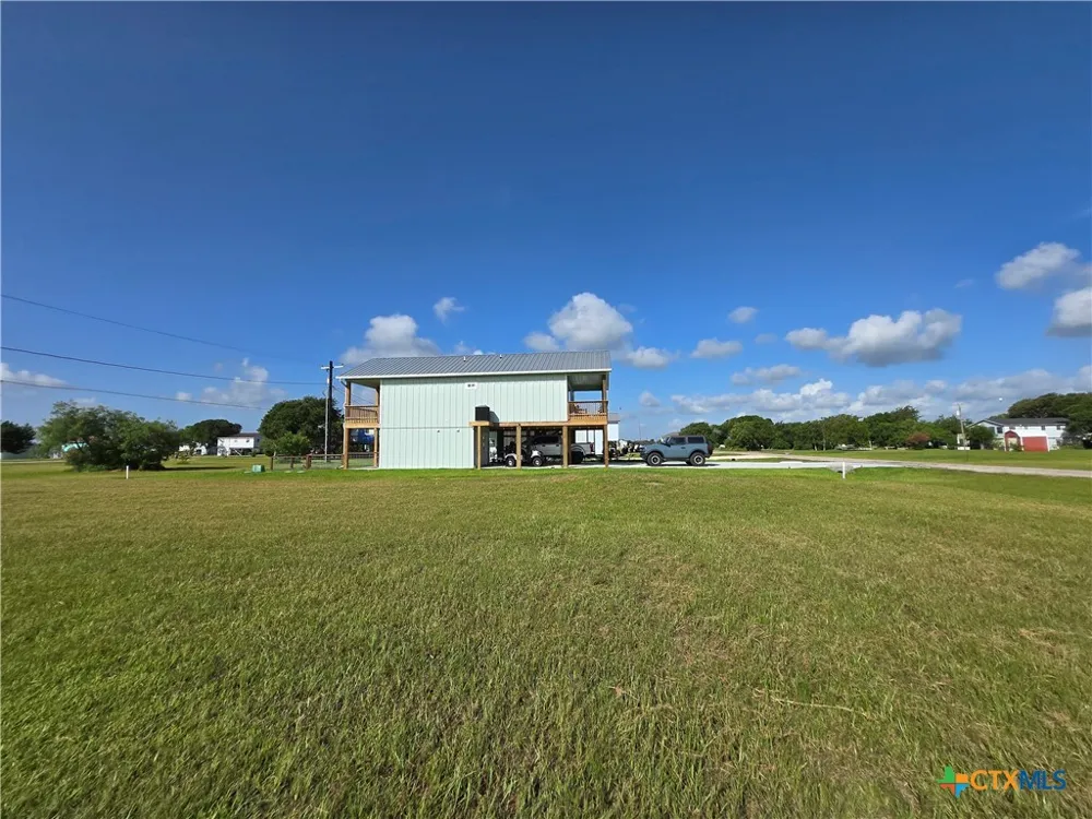 588 Bayview Drive Palacios, TX 77465