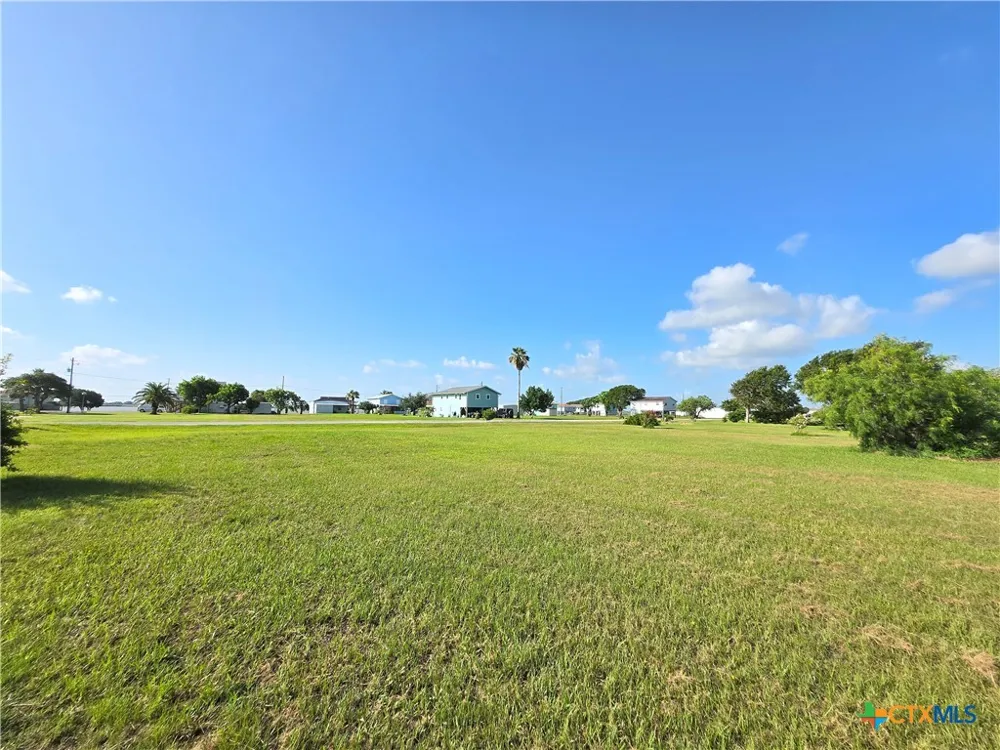 588 Bayview Drive Palacios, TX 77465