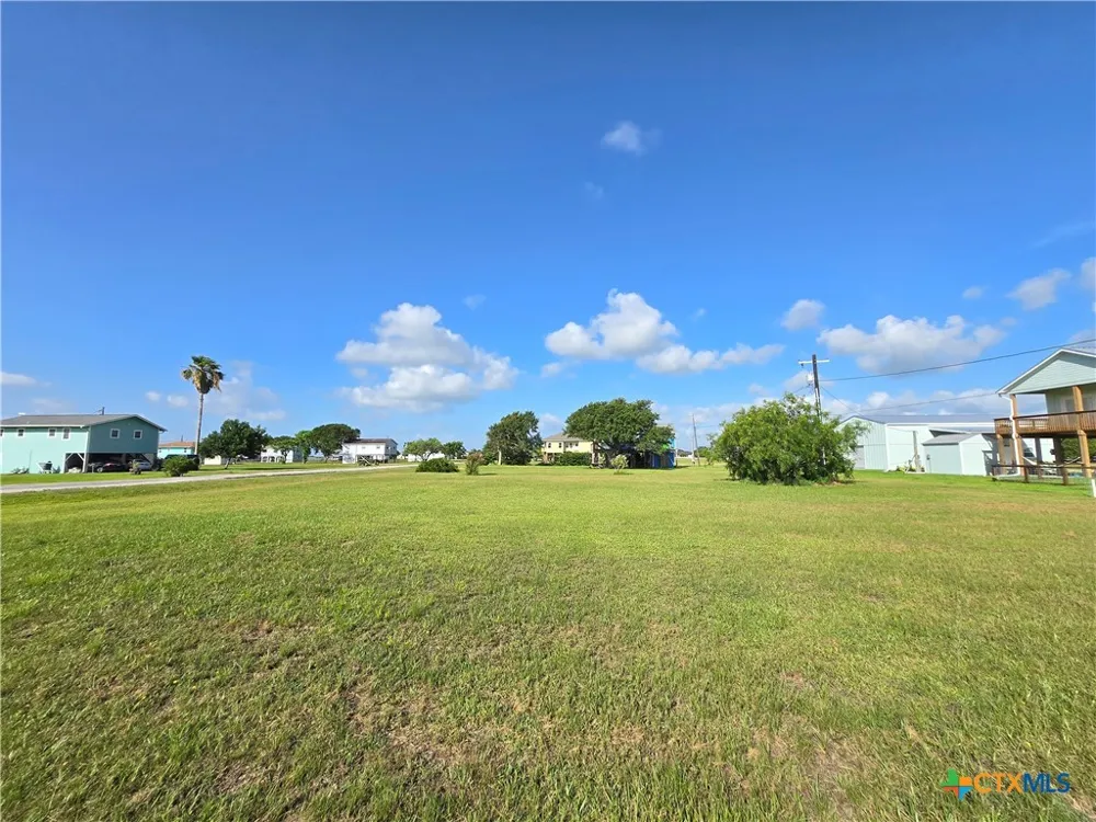 588 Bayview Drive Palacios, TX 77465