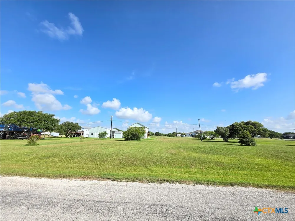 588 Bayview Drive Palacios, TX 77465