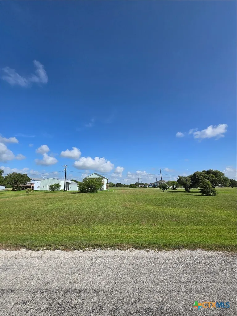 588 Bayview Drive Palacios, TX 77465