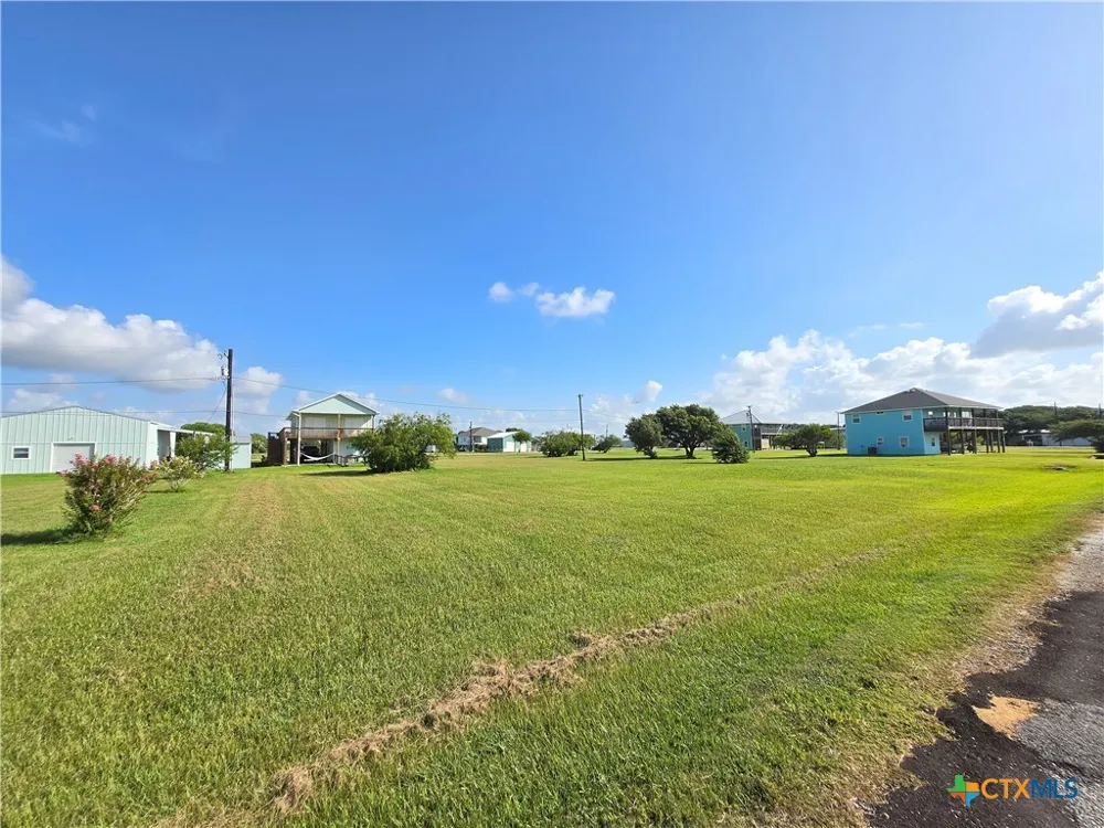 588 Bayview Drive Palacios, TX 77465
