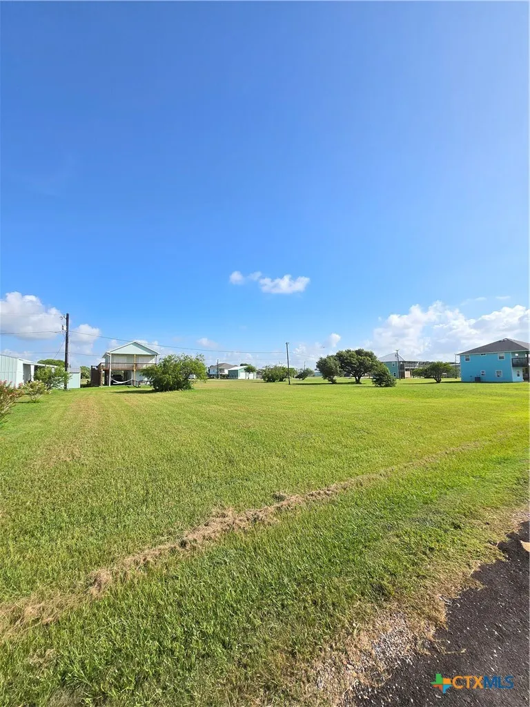 588 Bayview Drive Palacios, TX 77465