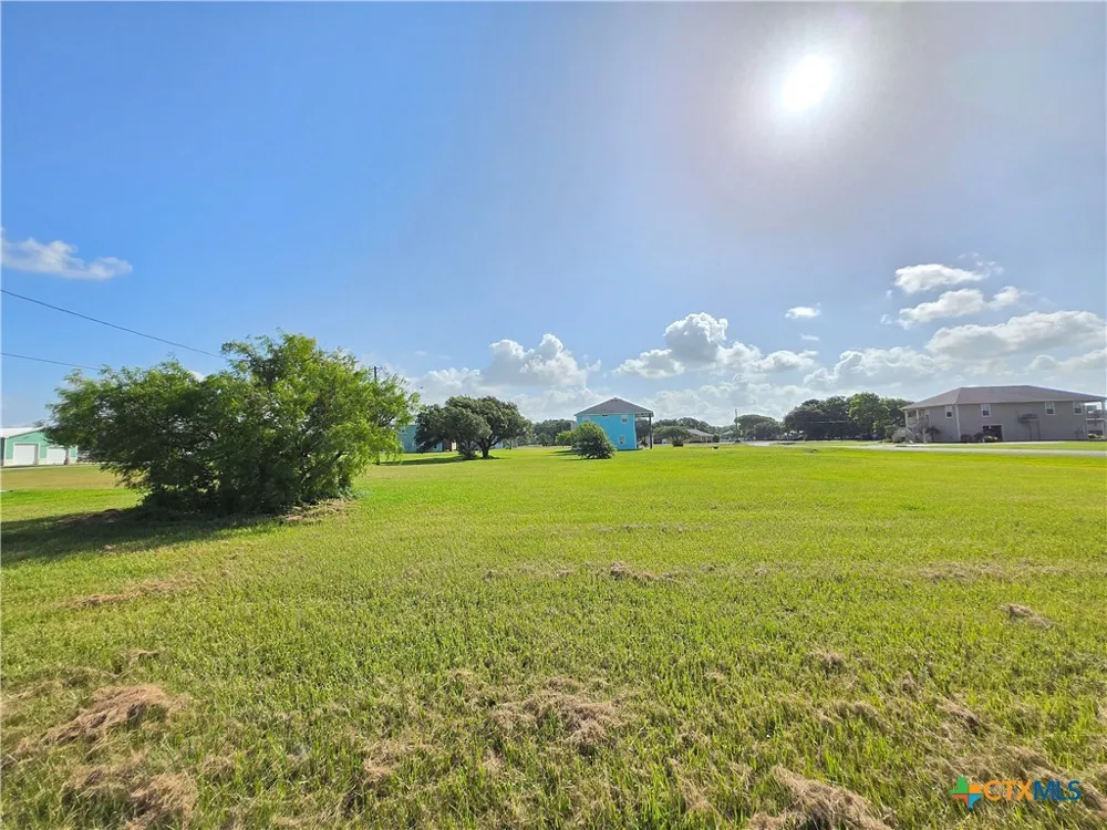 588 Bayview Drive Palacios, TX 77465