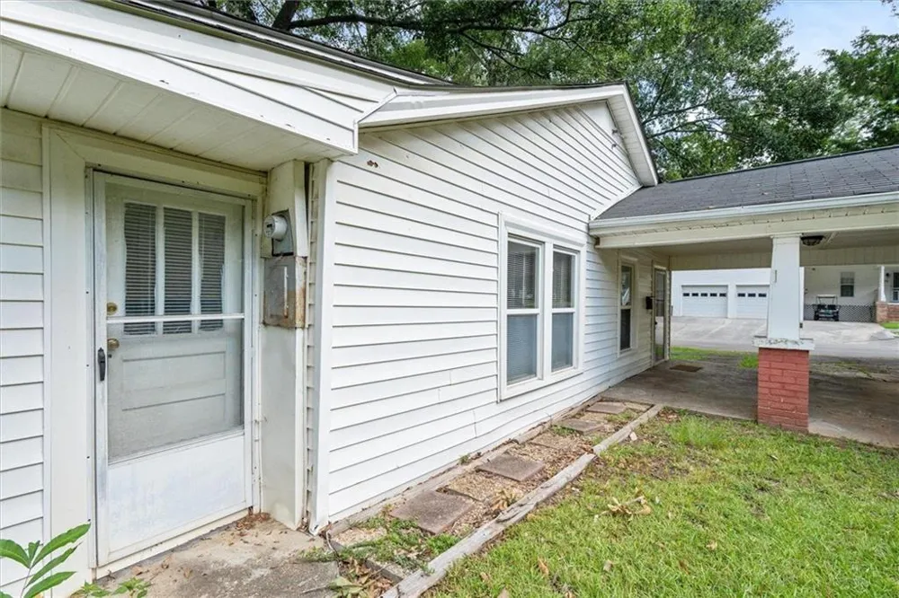 76 W Mill St Tallapoosa, GA 30176