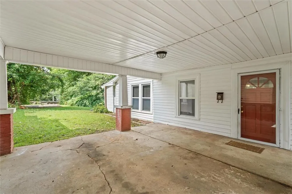 76 W Mill St Tallapoosa, GA 30176