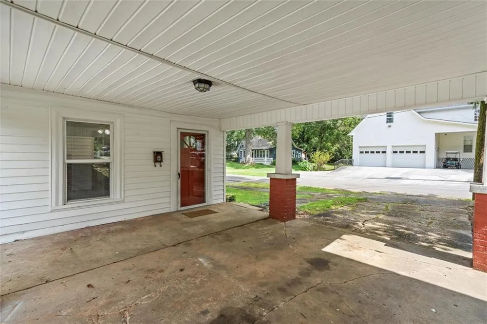 76 W Mill St Tallapoosa, GA 30176