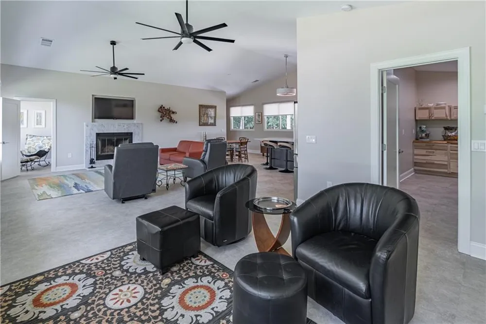 2003 Highway 323 Gillsville, GA 30543