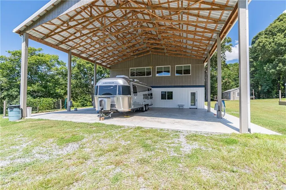2003 Highway 323 Gillsville, GA 30543