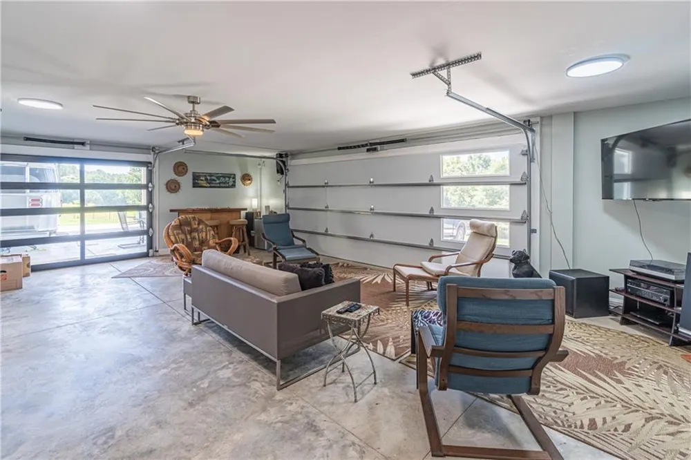 2003 Highway 323 Gillsville, GA 30543