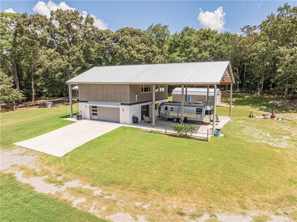 2003 Highway 323 Gillsville, GA 30543