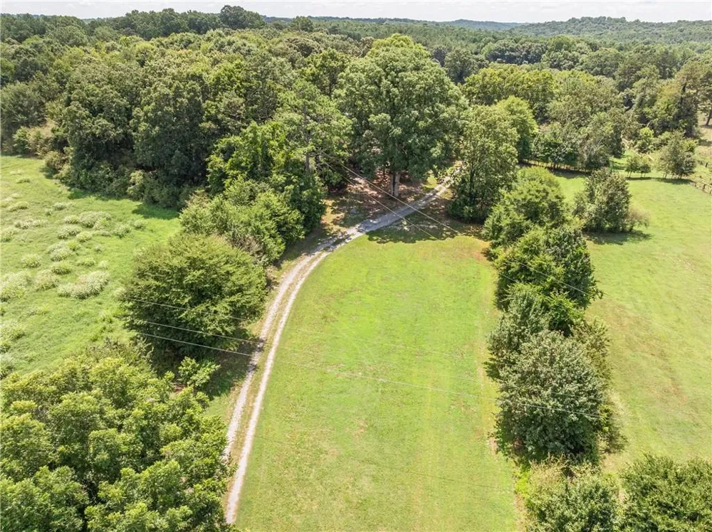 2003 Highway 323 Gillsville, GA 30543