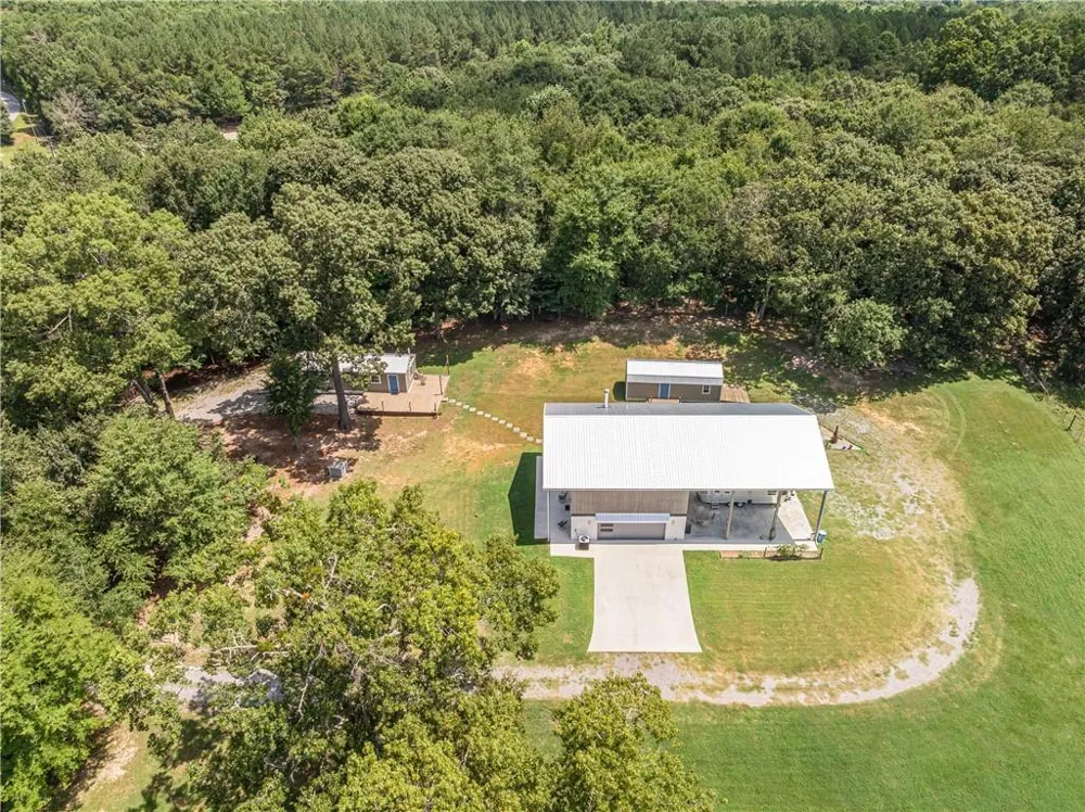 2003 Highway 323 Gillsville, GA 30543