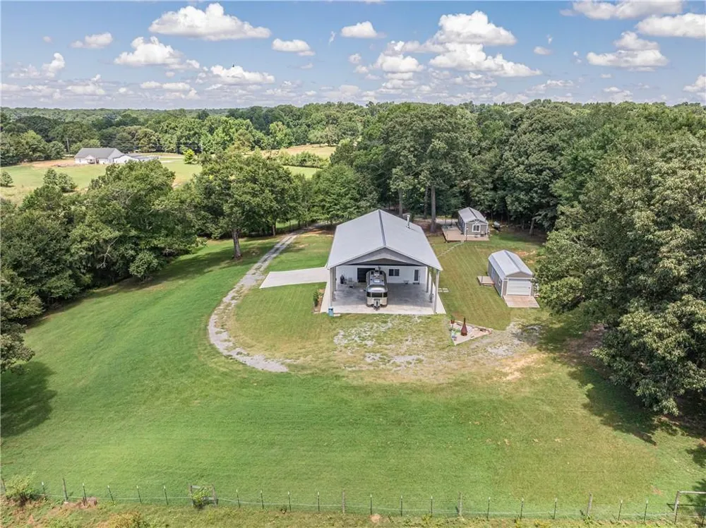 2003 Highway 323 Gillsville, GA 30543