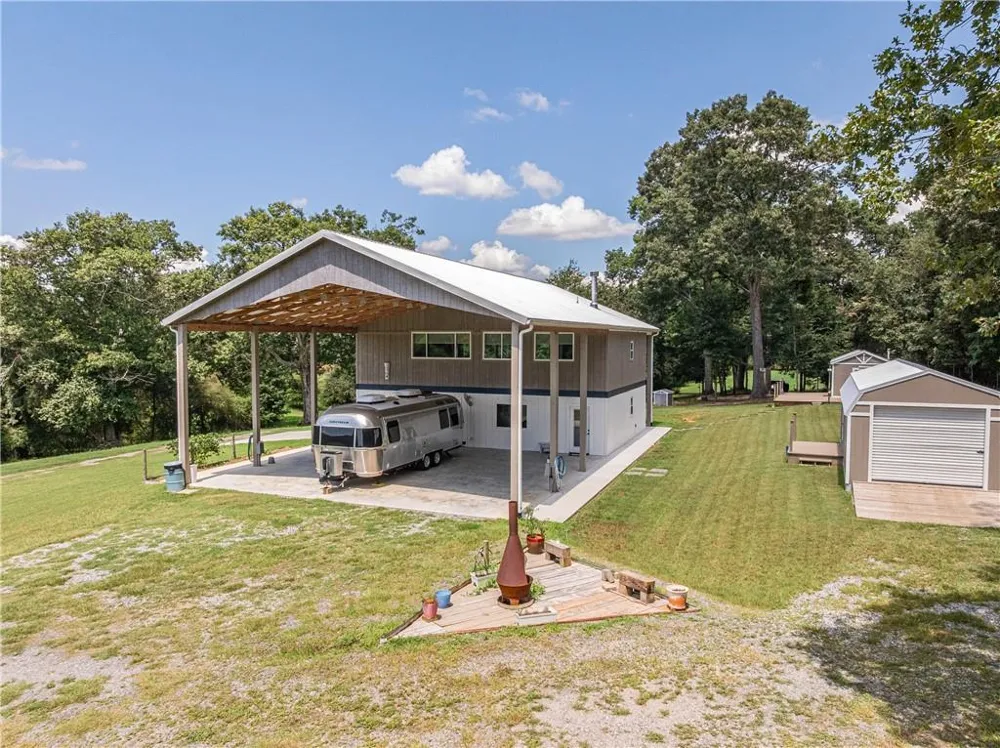 2003 Highway 323 Gillsville, GA 30543